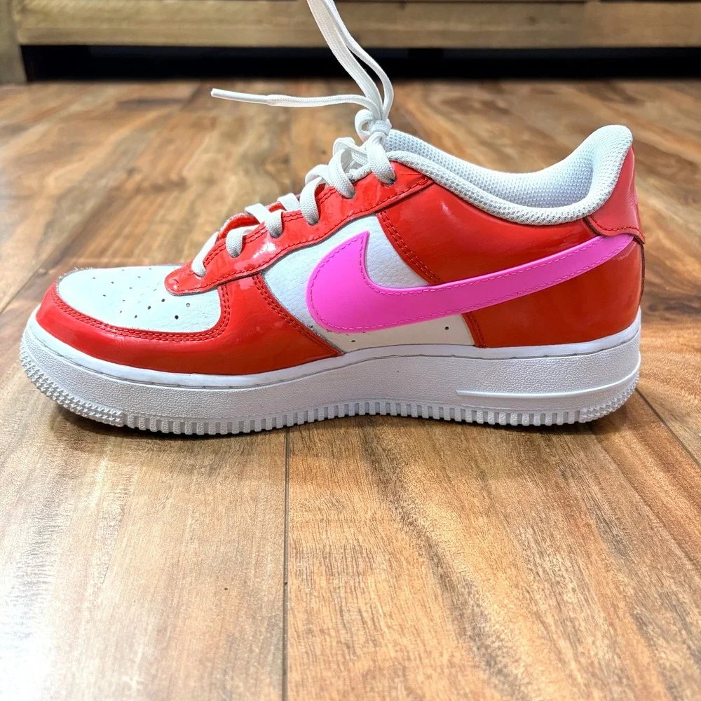 Nike Air Force 1 Low Valentine Day Sneakers Pink & White Hearts Youth Size 6.5